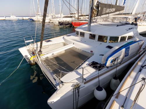 Cat Lagoon 380 S2 for charter in Kos City