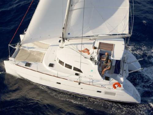 Katamaran Lagoon 380 S2 Yachtcharter in Salerno