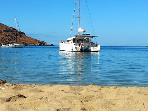 Cat Lagoon 39 for rent in Athens