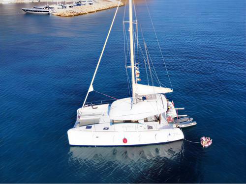 Cat Lagoon 39 for hire in Porto Heli