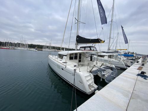 Catamaran Lagoon 39 for hire in Pula