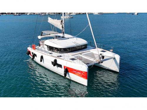 Kat Lagoon 40 chartern in Yes Marina