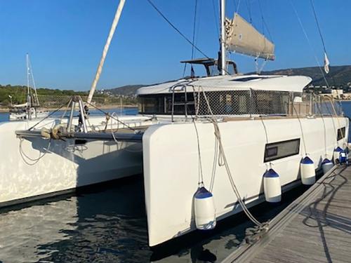 Katamaran Lagoon 40 Yachtcharter in Bormes les Mimosas