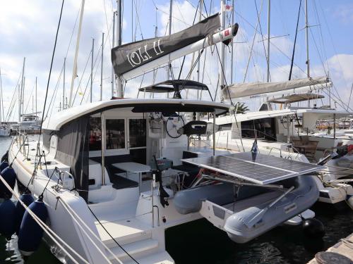 Catamaran Lagoon 40 for rent in Athens