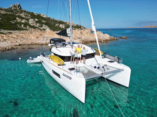 Catamaran Lagoon 40 for rent in Portisco