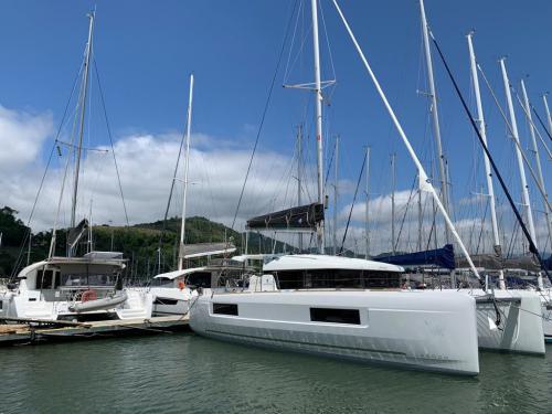Cat Lagoon 40 available for charter in Paraty