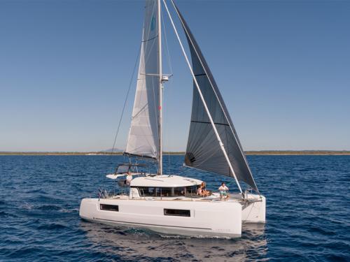 Kat Lagoon 40 Yachtcharter in Marina Manuel Reef