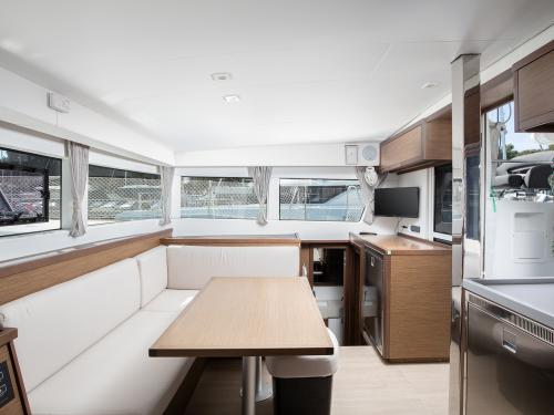 Catamaran Lagoon 40 for rent in Pomer