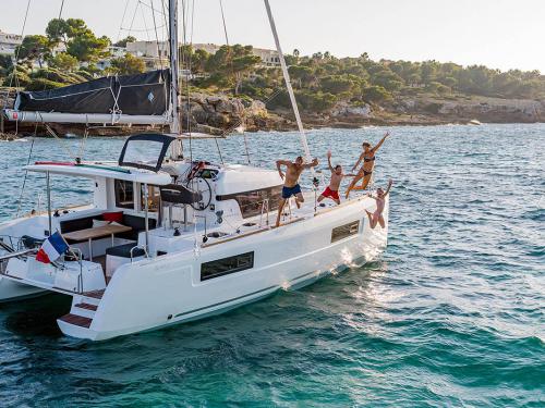 Catamaran Lagoon 40 for charter in Komolac