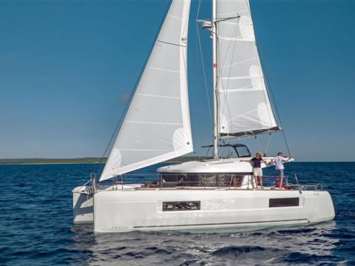 Kat Lagoon 40 Yachtcharter in Rogac