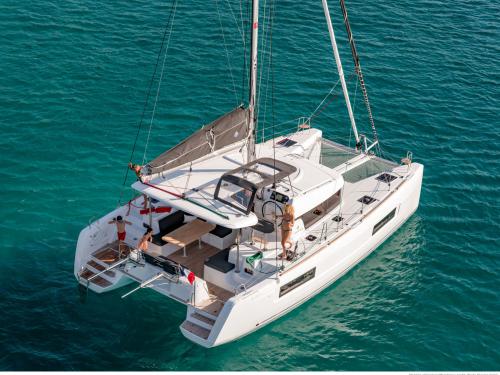 Katamaran Lagoon 40 Yachtcharter in Pomer