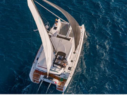 Cat Lagoon 40 for rent in Marina Sangulin