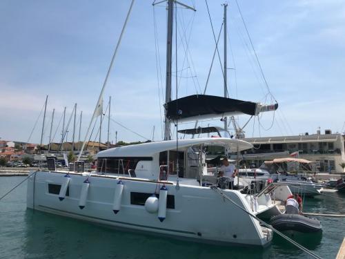 Cat Lagoon 40 for hire in Seget