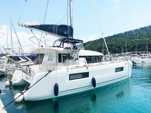 Catamaran Lagoon 40 available for charter in Split