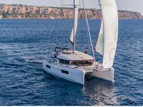 Kat Lagoon 40 Yachtcharter in Kastel Gomilica