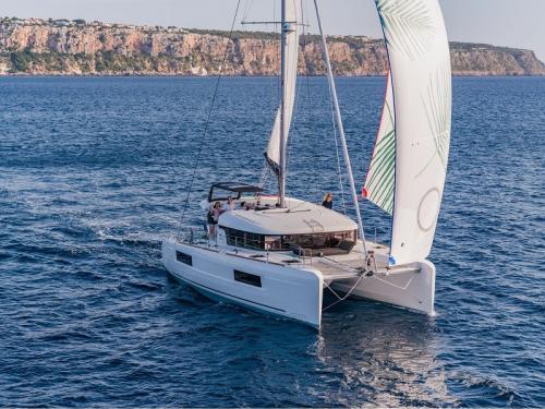 Kat Lagoon 40 Yachtcharter in Gouvia