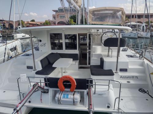 Katamaran Lagoon 40 chartern in Portorosa