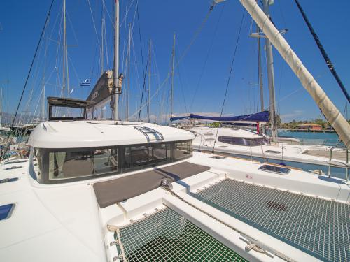 Catamaran Lagoon 40 for hire in Gouvia