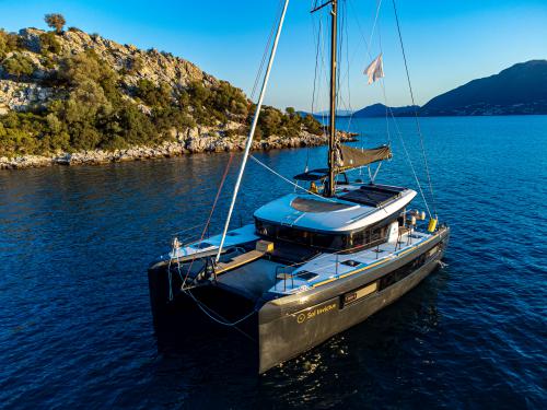 Kat Lagoon 40 chartern in Marina Preveza