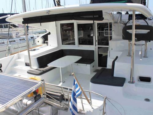 Kat Lagoon 40 Yachtcharter in Salaminas Marina