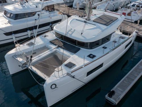 Cat Lagoon 40 for charter in Marina Kremik