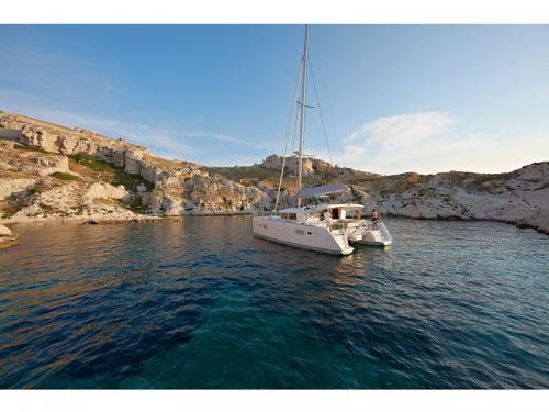 Catamaran Lagoon 400 available for charter in Wickhams Cay II 