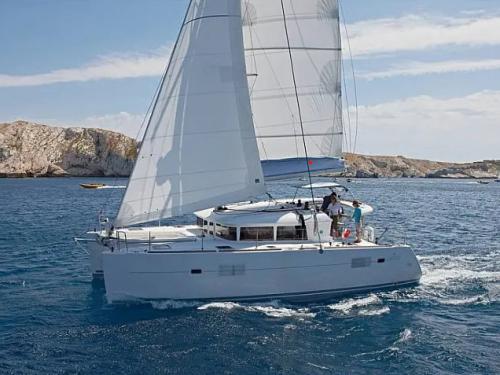 Catamaran Lagoon 400 S2 for hire in Piombino