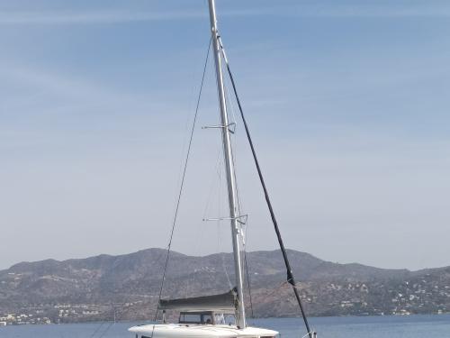 Catamaran Lagoon 400 for rent in Nea Peramos