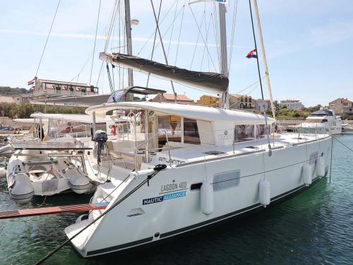 Kat Lagoon 400 Yachtcharter in Gouvia Marina