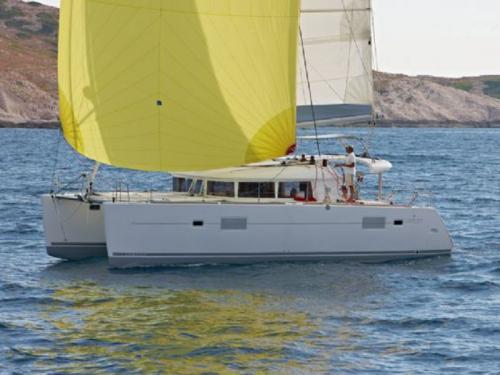 Catamaran Lagoon 400 available for charter in Marina Mandalina