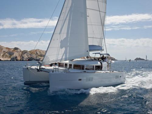 Cat Lagoon 400 S2 for rent in Finikas Marina