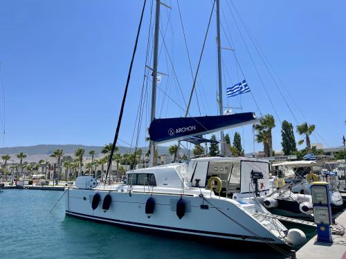 Catamaran Lagoon 400 S2 for rent in Rhodes city