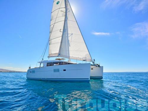 Catamaran Lagoon 400 S2 available for charter in Port Lavrio
