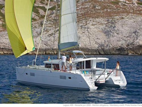 Kat Lagoon 400 S2 Yachtcharter in Marina Anse Marcel