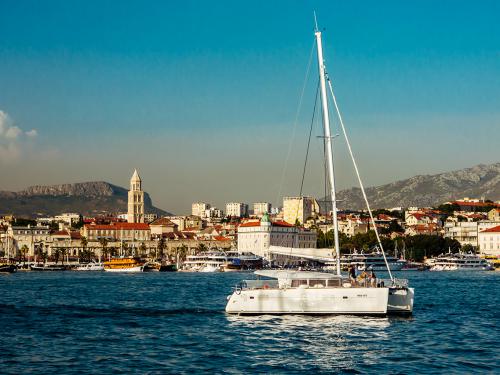 Kat Lagoon 400 S2 chartern in Split