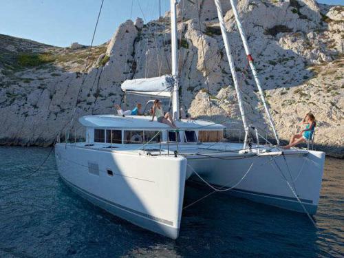 Cat Lagoon 400 S2 available for charter in Pula