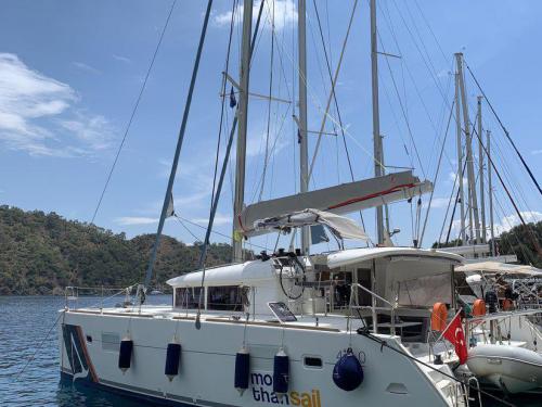 Cat Lagoon 400 S2 for rent in Fethiye