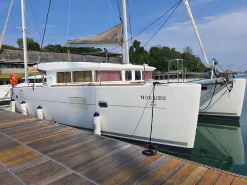 Cat Lagoon 400 S2 for rent in Phuket City