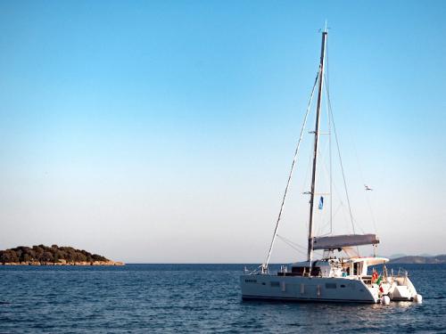 Catamaran Lagoon 400 S2 available for charter in Lefkas Marina