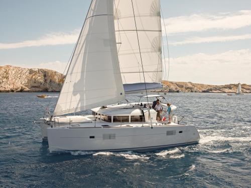 Kat Lagoon 400 S2 chartern in Yachthafen von Lavrio