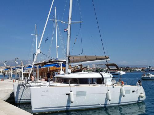 Catamaran Lagoon 400 S2 available for charter in Split