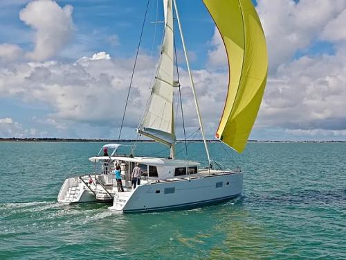 Catamaran Lagoon 400 S2 for charter in Athens