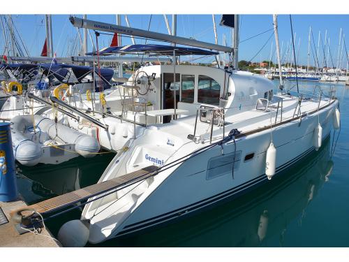 Kat Lagoon 410 chartern in Marina Dalmacija