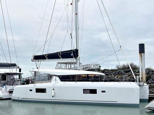 Catamaran Lagoon 42 for hire in Rogoznica