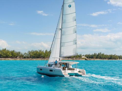 Catamaran Lagoon 42 for charter in Fajardo