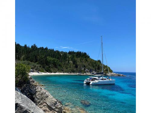 Catamaran Lagoon 42 for rent in Trogir