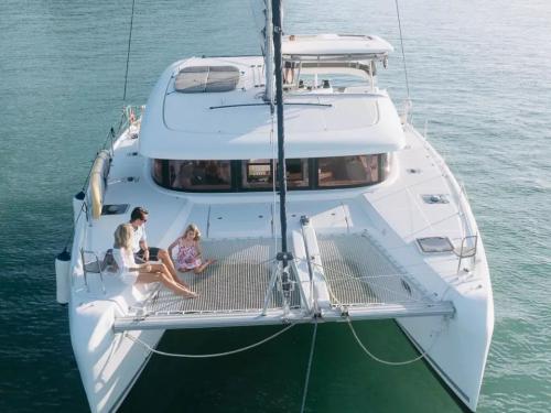 Catamaran Lagoon 42 for rent in Portisco