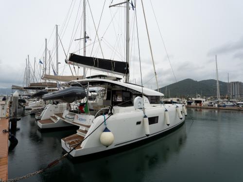 Kat Lagoon 42 Yachtcharter in Marina di Arechi