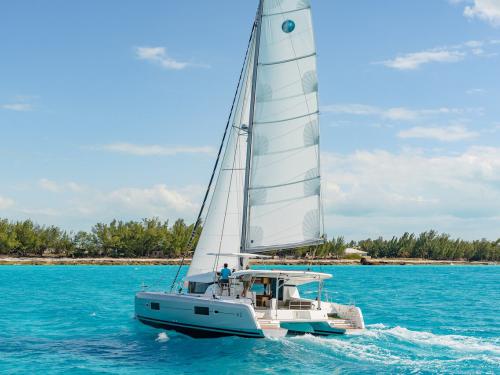 Cat Lagoon 42 for rent in Marina Polesana