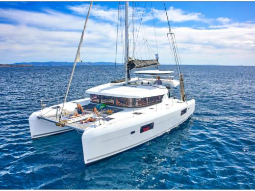 Katamaran Lagoon 42 Yachtcharter in Marina Lefkas